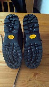 SCARPA VIBRAM - 3