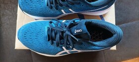 Predám dámske bežecké topánky Asics 39.5 - 3