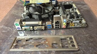 GIGABYTE H81M-DS2 + i3-4330 + 4GB RAM - 3