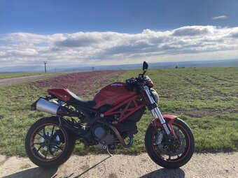 Ducati Monster 1100 - 3