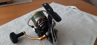 navijak  Daiwa 20 Exceler LT 3000-C - 3