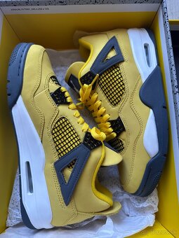 Nike Jordan 4 Lightning Yellow - 3