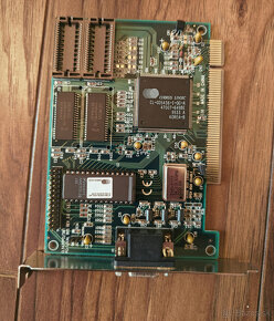 AMD 133Mhz / 8 MB RAM / 800MB HDD / WIN 95 - 3