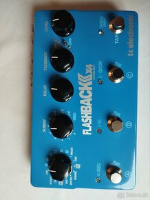 TC Electronic Flashback 2 X4 Delay Gitarový efekt - 3