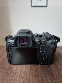 Canon EOS R6 Mark 2 - 3