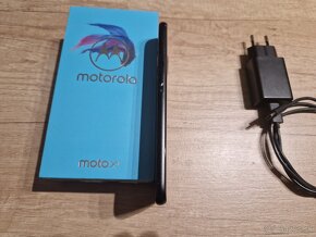 Motorola Moto X4 - 3