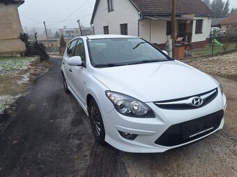 HYUNDAI I30 BENZIN 1,4 BENZIN ROK 2011 - 3