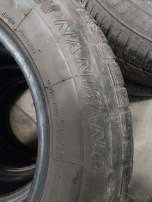 Pneu 215/65r16 - 3