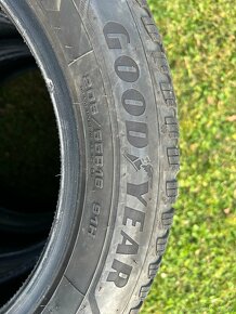 Zimné GOODYEAR Ultragrip 9+ 205/55 R16 - 3