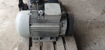 SIEMENS ELEKTROMOTOR 1LA0180L04-6351  22kW - 3