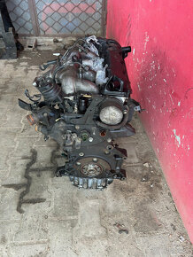 Motor C8 2,2 HDI 94KW 4HW Peugeot 807 Citroen C8 - 3