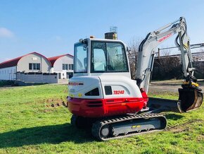 Pásový bager Takeuchi TB-240 - 3