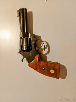 Revolver 22lr Alfa Holek - 3