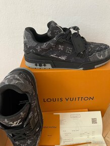 LV Trainer Sneaker V1 Louis Vuitton - 3