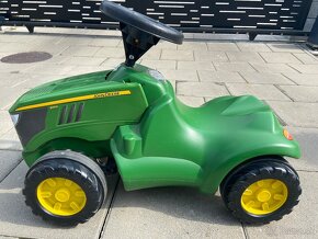 Traktor John Deere - 3