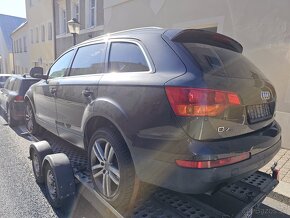 AUDI Q7 3.0tdi V6 a 4 2i V8 - 3