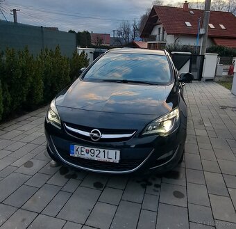 Opel Astra Sports Tourer - 3