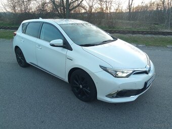 Toyota Auris 1.8 hybrid cvt - 3