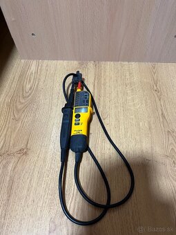 Fluke T130 - Skúšačka napätia a prepojenia s LED a LCD - 3