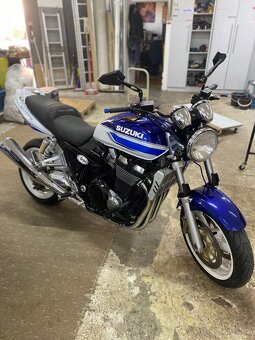 Suzuki GSX 1400 - 3