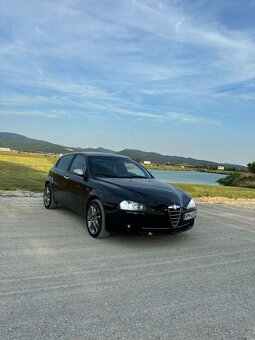 Alfa Romeo 147       1.9 jtd - 3