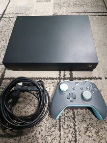 Predám Xbox One X 1TB - 3