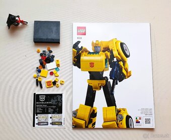 LEGO 10338 Bumblebee - 3