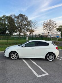 Alfa Romeo Giulietta Distinctive - 3