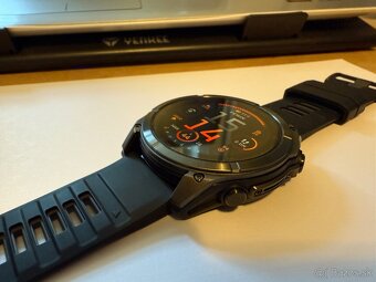 GARMIN Fenix 8 51mm AMOLED carbon grey - 3