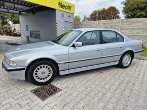 BMW 730i E38 V8 - 3