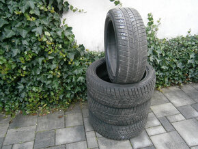 Predám 4x zimné pneu Barum 205/45 R18 90VXL - 3