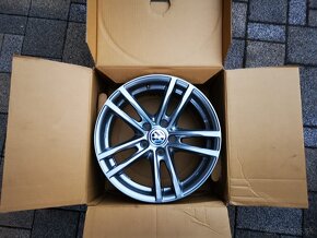 MULTIVAN - CARAWELLE - AMAROK . 5x120 R17  VW T5 , T6 - 3