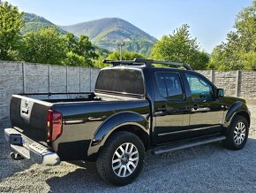 Nissan Navara DoubleCab 3.0 V6 dCi Platinum A/T Long 170kw - 3