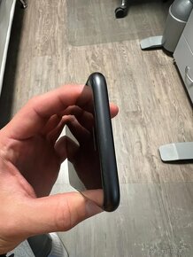 Apple iPhone 8 64GB Space Gray - 3