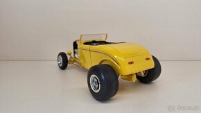 1:18 FORD TRADEMARK - 3