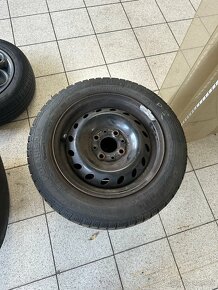 Predám plechové disky so zimnými gumami 145/70 R13 - 3