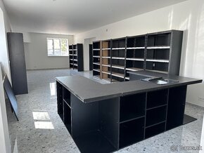 Na prenájom obchodný priestor 200m2 - Voľný ihned - 3