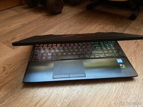 HP OMEN 15 - 3