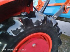 Japonský malotraktor Kubota 4x4 - 3