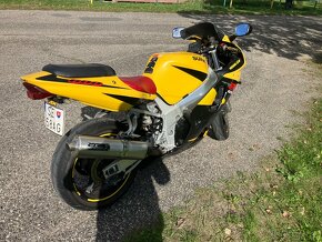 Suzuki GSX-R 600 - 3