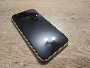 Iphone 11 64gb v top stave ma len velmi jemne znamky pouziva - 3