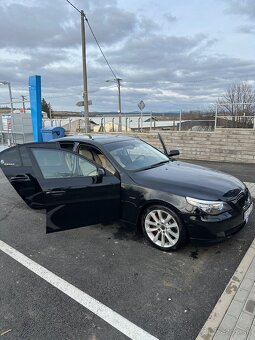 BMW E60 540i V8 Invidual - 3