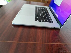 MacBook Pro 16" Core i9 16GB RAM 1TB Radeon Pro 5500M 4GB - 3