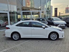 TOYOTA COROLLA SEDAN 1,8 HYBRID automat 17400,- - 3