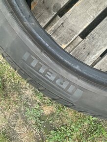 Pirelli 255/40 R19 2x=80€ - 3