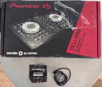 Pioneer DDJ SB2 4 kanálová konzola / rekordbox + serato - 3