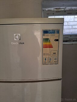 Chladnička s mrazákom Electrolux EJ2302 AOW2 PC 379 - 3