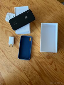 iPhone Xr 64 GB - 3