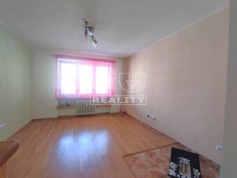 NA PREDAJ 2 izbový byt 61,8 m2 v Handlovej - 3