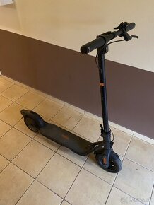 Kolobežka Ninebot Kickscooter F2 by Segway - 3